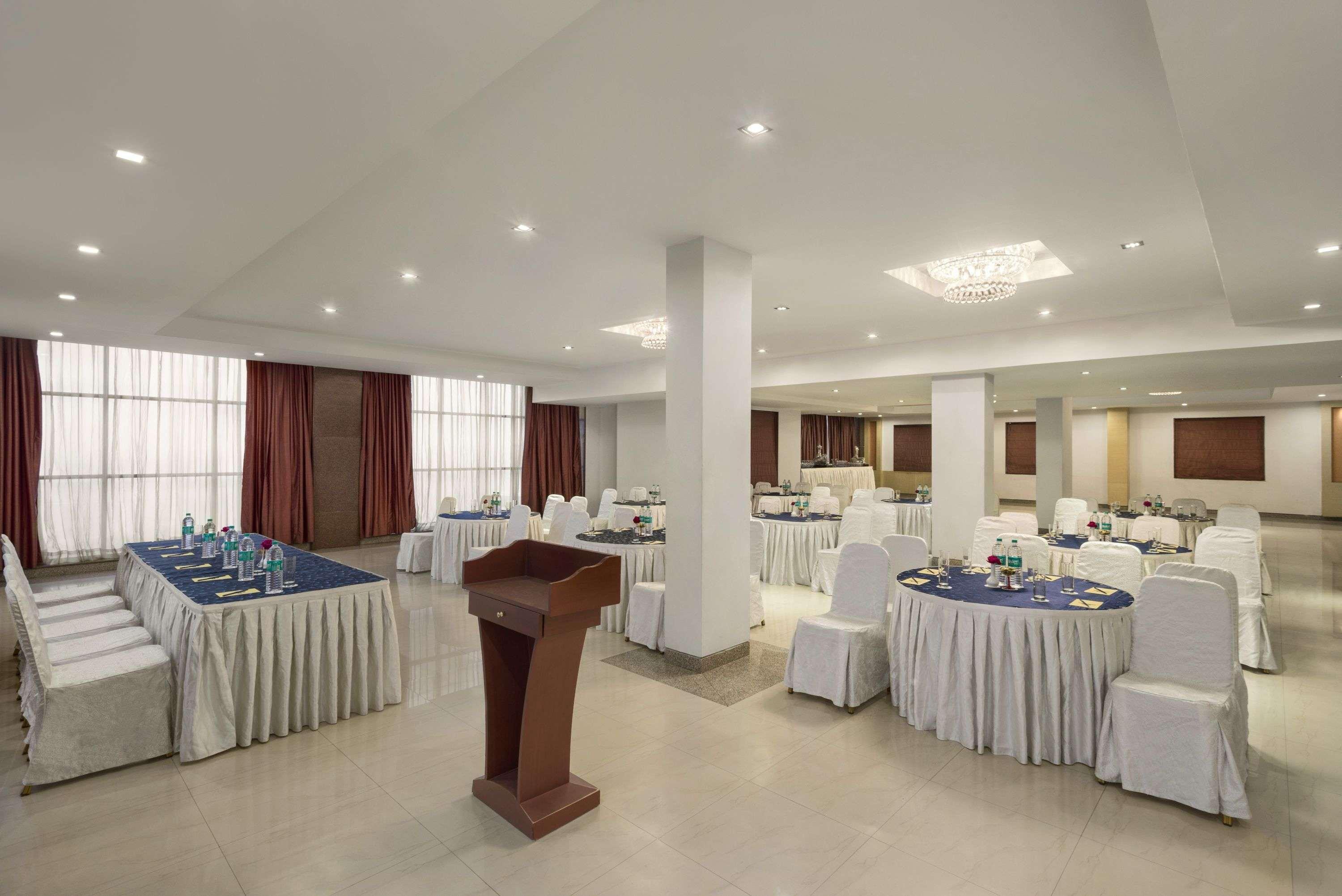 Days Hotel By Wyndham Neemrana Zewnętrze zdjęcie
