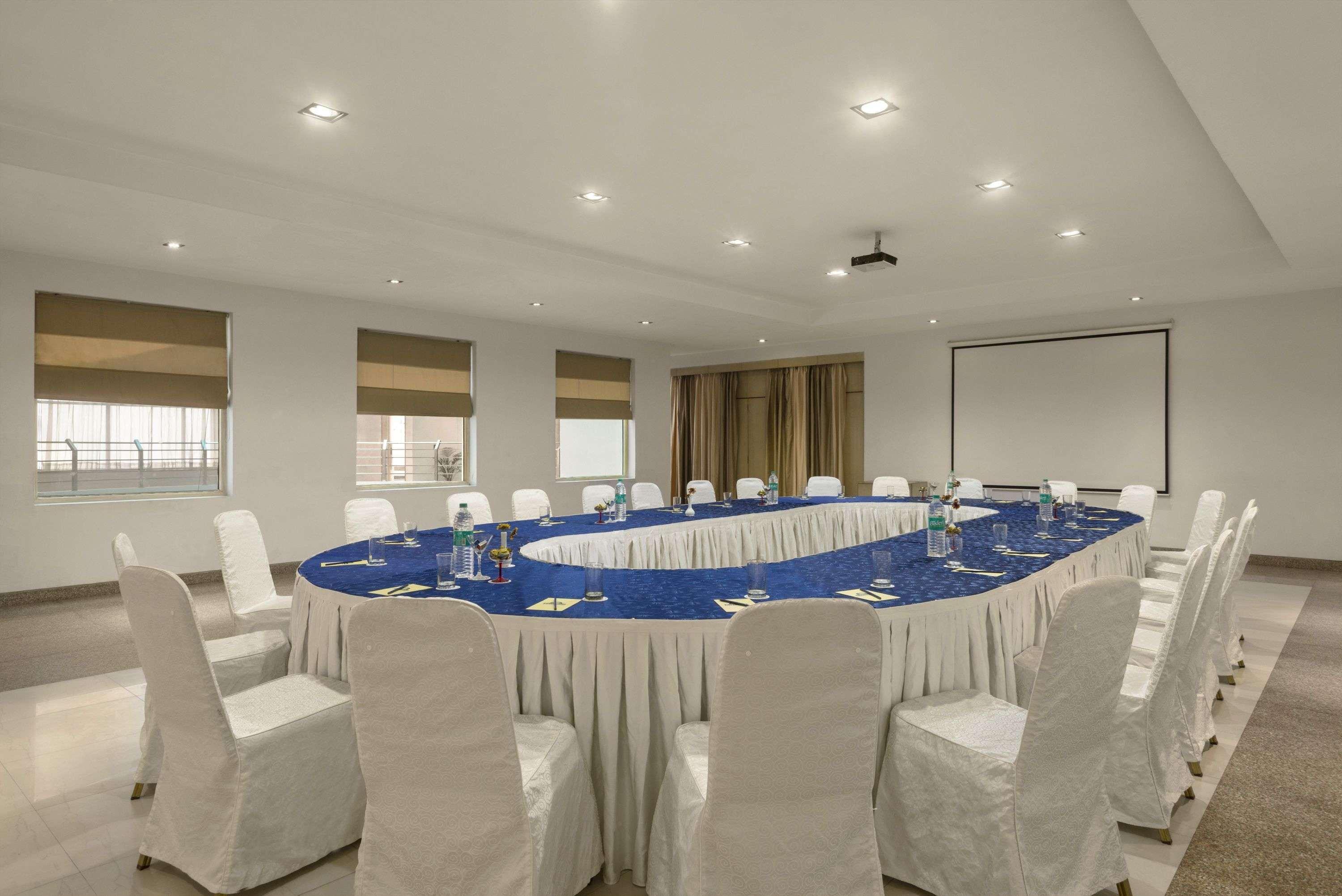 Days Hotel By Wyndham Neemrana Zewnętrze zdjęcie
