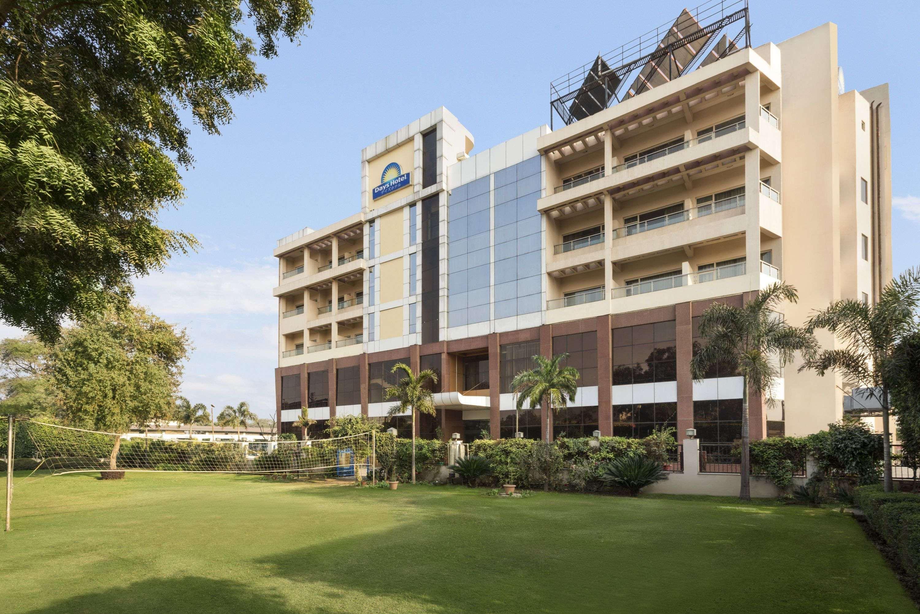 Days Hotel By Wyndham Neemrana Zewnętrze zdjęcie
